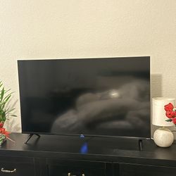 43’ TCL ROKU SMART TV