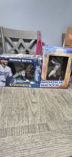 Dodgers Mookie Betts bobbleheads 4