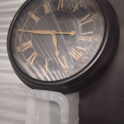 Yes The Clock Does Work It's Been In My Storage For A While It Is Quite Big If I Was To Wrap My Arms Around It The Round End That I Couldn't Reach The