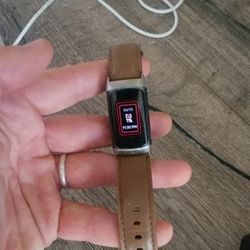 Fitbit Charge 5 w/ charger