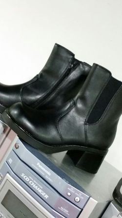 Black girls size 1 1/2 boots new