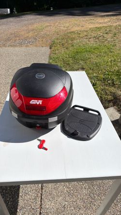 Givi Monolock Top Case with Mounting Plate