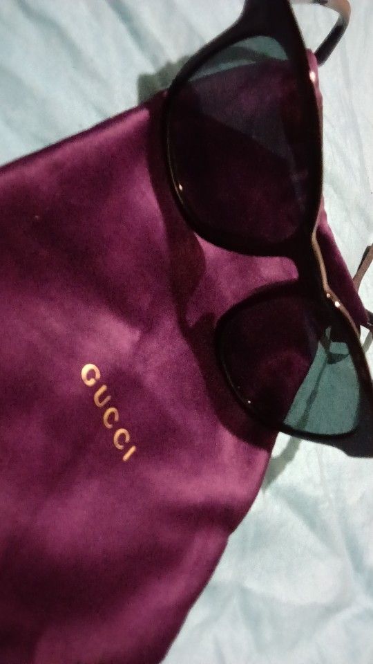 Woman's Gucci Sunglasses