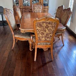 Dining Room Cabinet  Table And 6 Chairs 