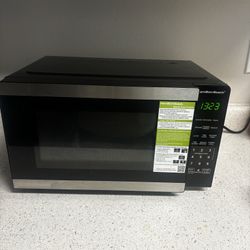 Excellent Condition Microwave