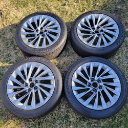 18" Lexus Ultra Luxury Wheels ES350 with tires