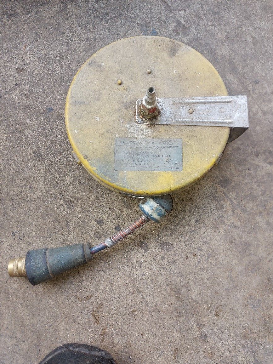 25 Foot Retractable Air Hose