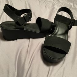 Women’s Matte Black Platform Heels Sz 7.5