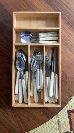 24 pc. Acrylic and stainless steel flatware
