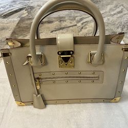 Loui Vuitton Lamb Skin Leather 