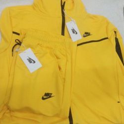 Nike Tech Men's Sweat Suit L - XL yellow