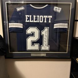 Ezekiel Elliot Framed Autographed Jersey Coa Beckett