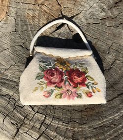 Vintage Embroidered Clutch Purse