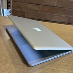 Apple MacBook Pro 15” i7/8GB/256GB SSD $180 