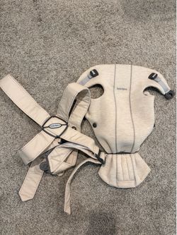 Baby bjorn carrier