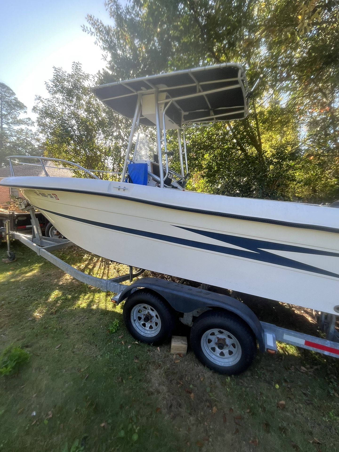 1991 Hydra sports Vector 2200 saltwater series