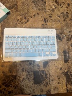 Wireless Bluetooth Keyboard Multi-Device w/ blue mouse