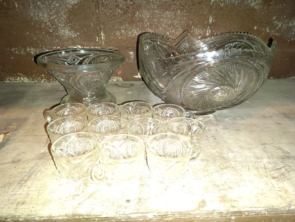 Vintage  Punch Cups Smith Co. Aztec Pattern Clear Glass GLOWS