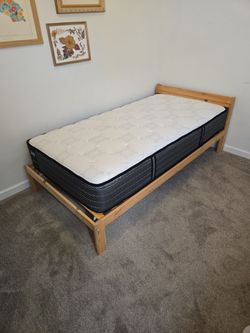 Twin Bed w Mattress
