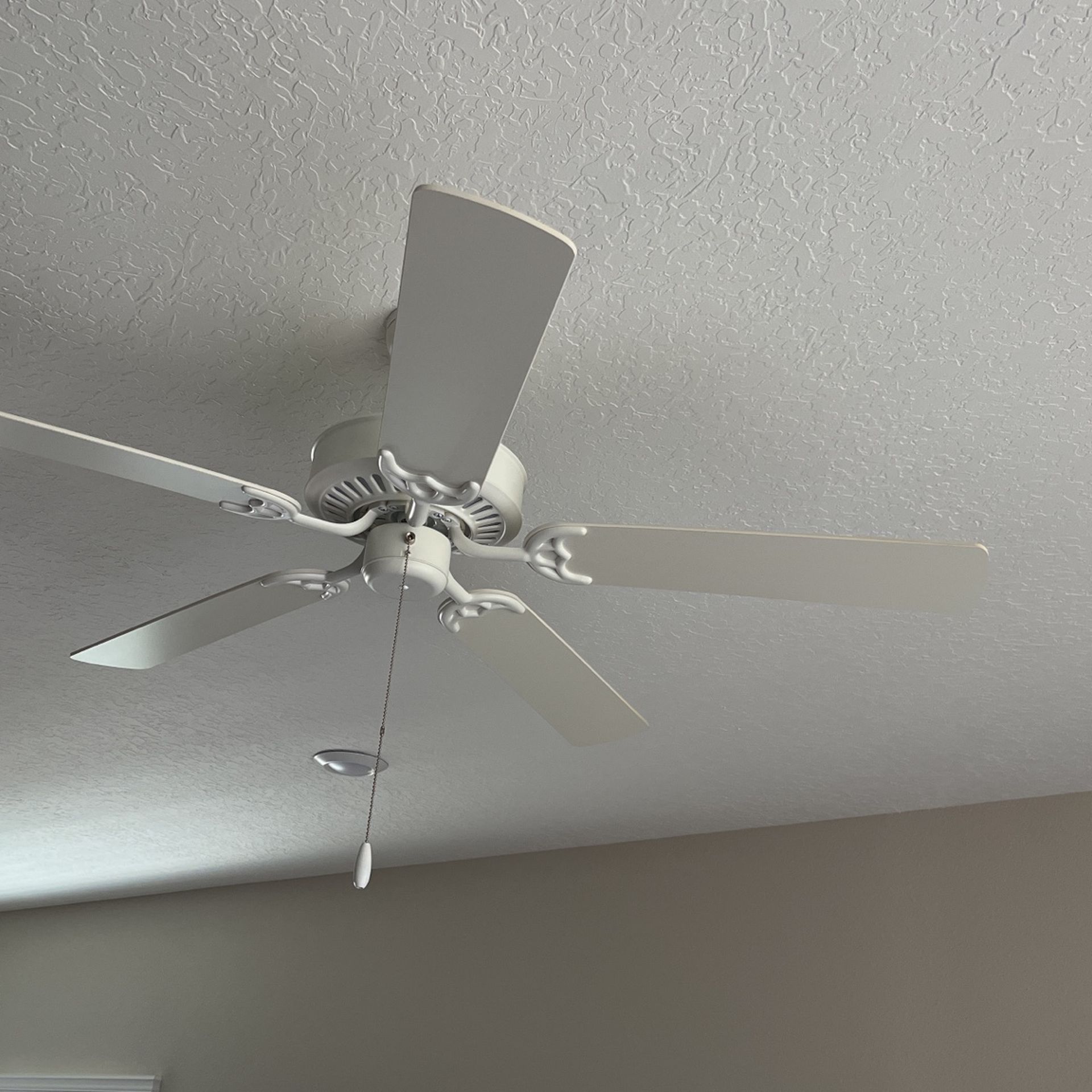Ceiling Fan White $20