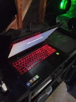 Lenovo Laptop: Core i7, Windows11 V-25H2. MS-office. HDMI port.