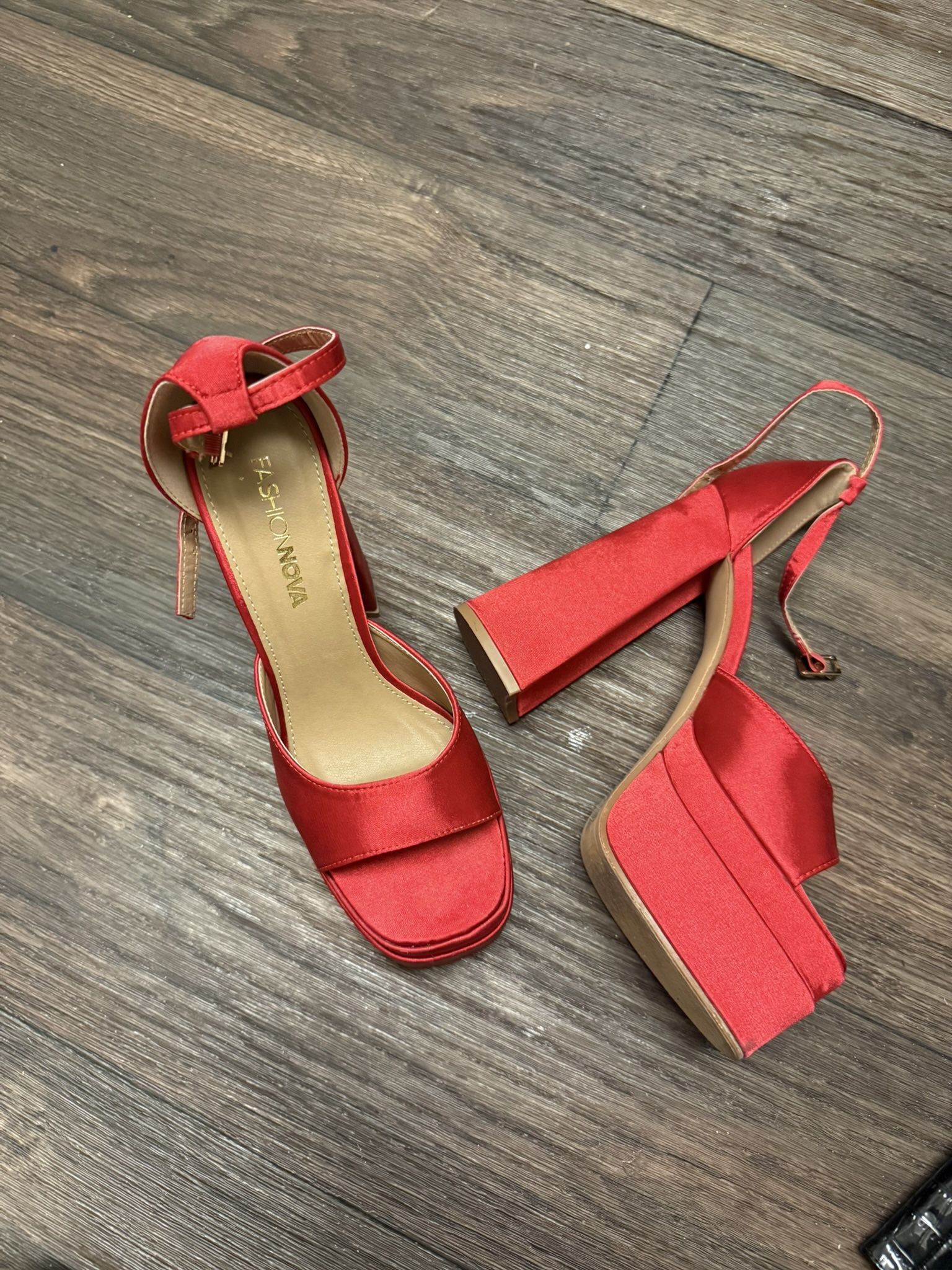 Fashion Nova Heels Size 9 