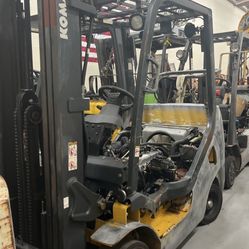 Komatsu/Yale (2) Forklifts For Parts Or Repair