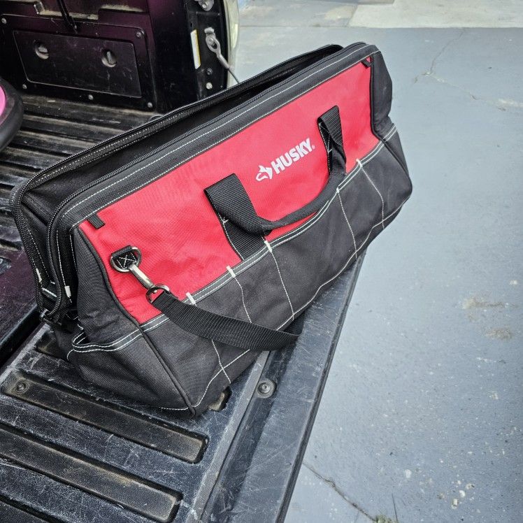 Husky 27in Wide Toolbag, Good Condition