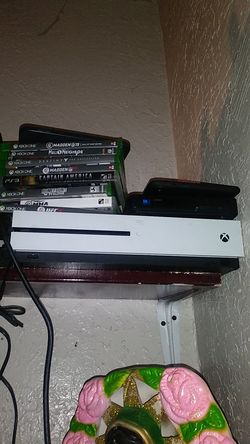 Xbox 1s with games