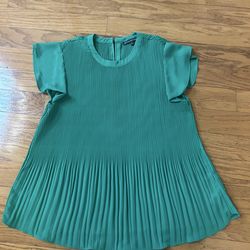 Like new Adrianna Papell women top size M