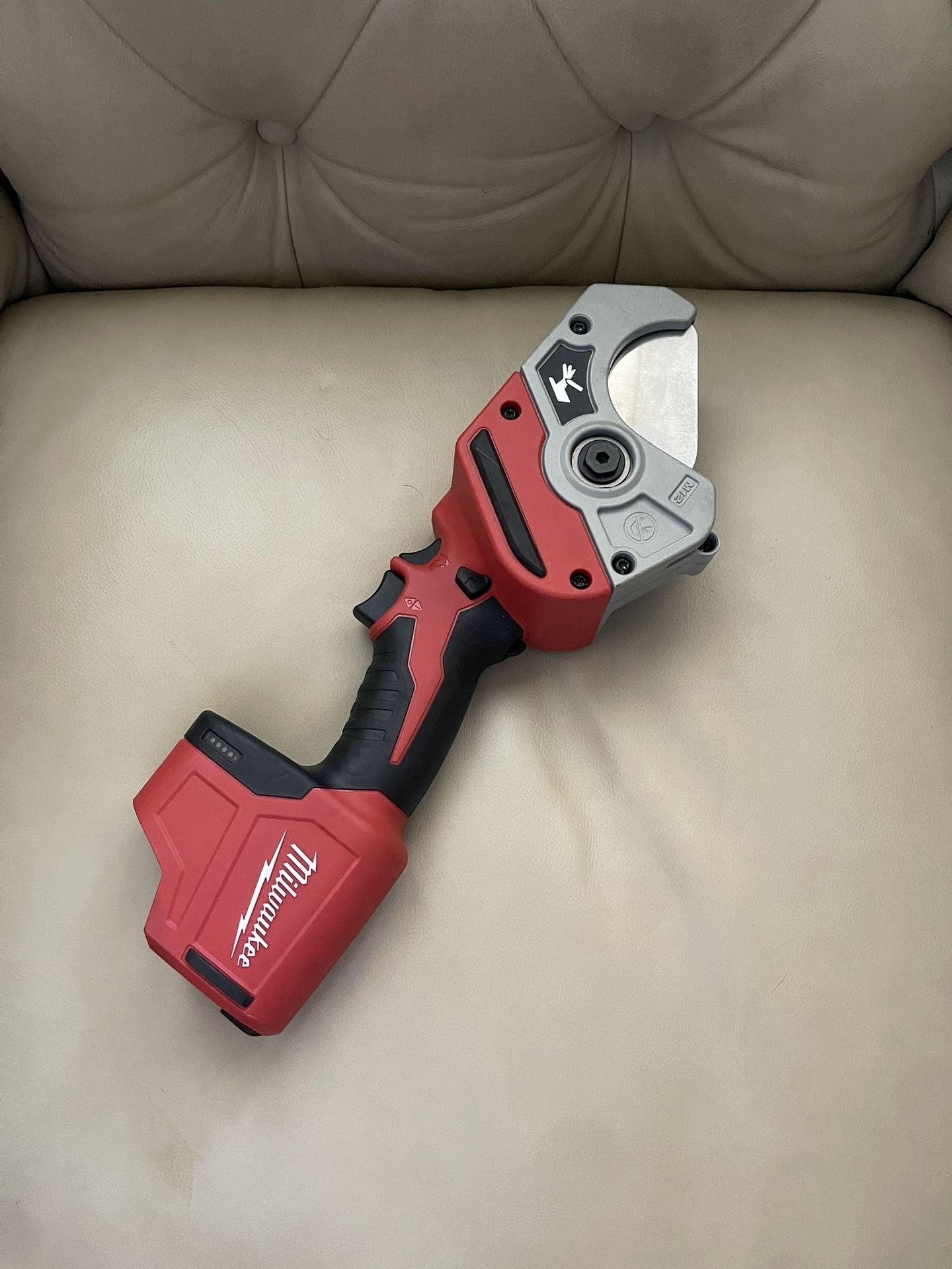 Milwaukee M12 12V Lithium-Ion Cordless PVC Pipe Shear (Tool-Only)