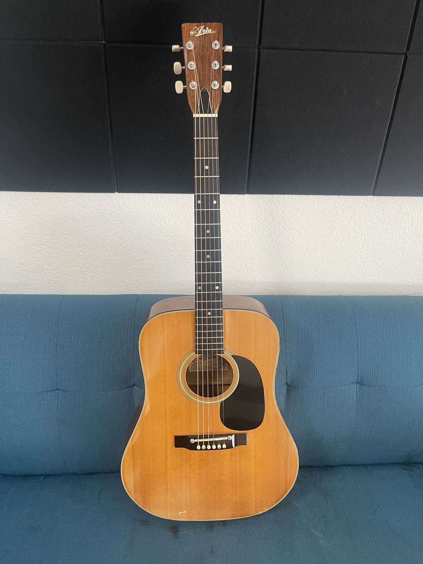 Aria Acoustic Guitar 