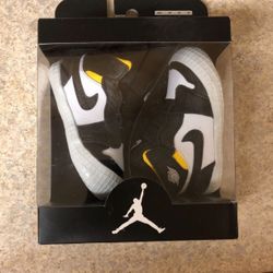 Jordan 1 Crib Bootie 