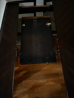 Dining room table with 6 chairs