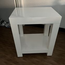 White End table 