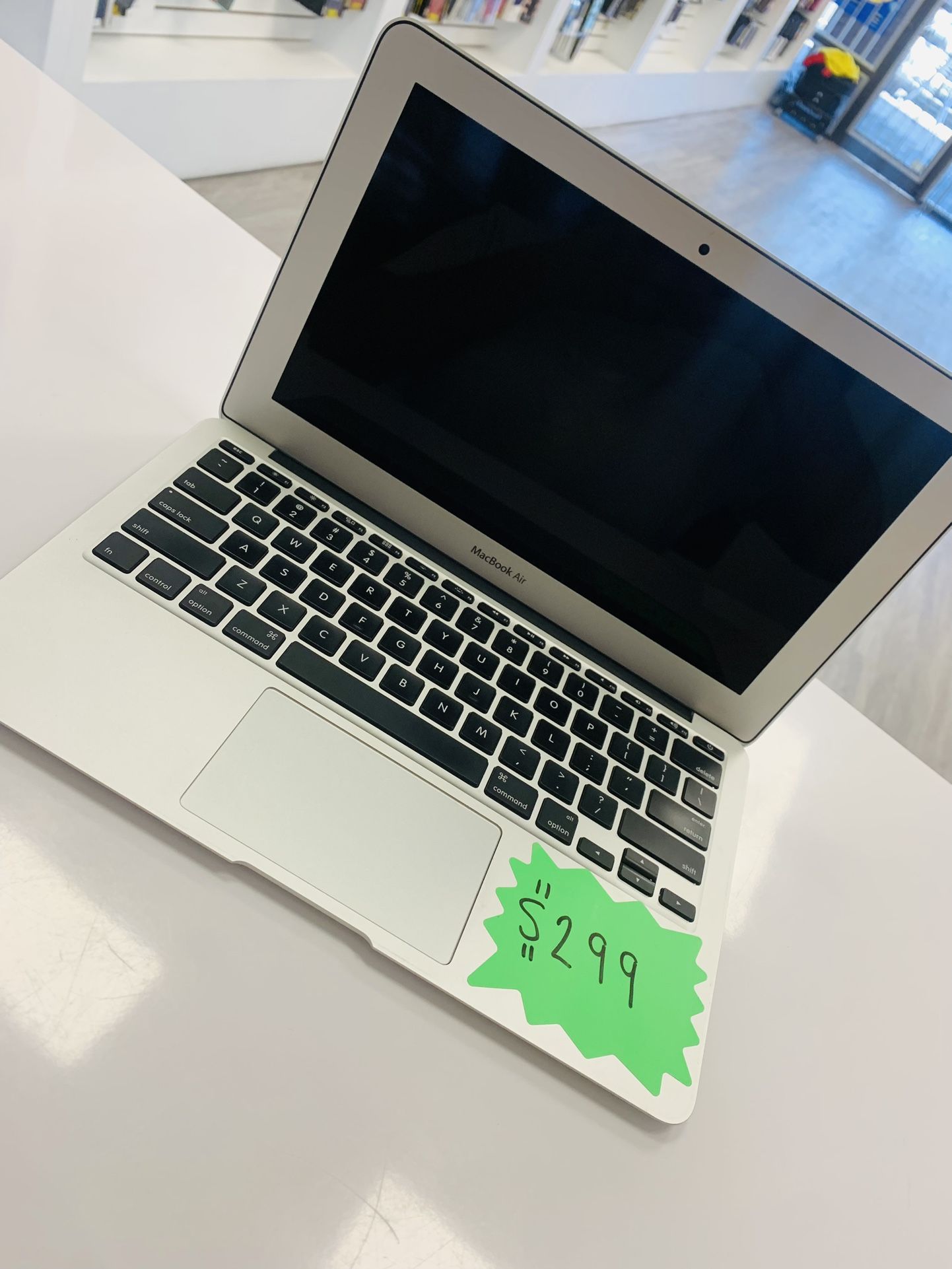 MacBook Air 2013 11 Inch 4GB Ram 128gb MacBook Air 2013 11 Inch 4GB Ram 128gb