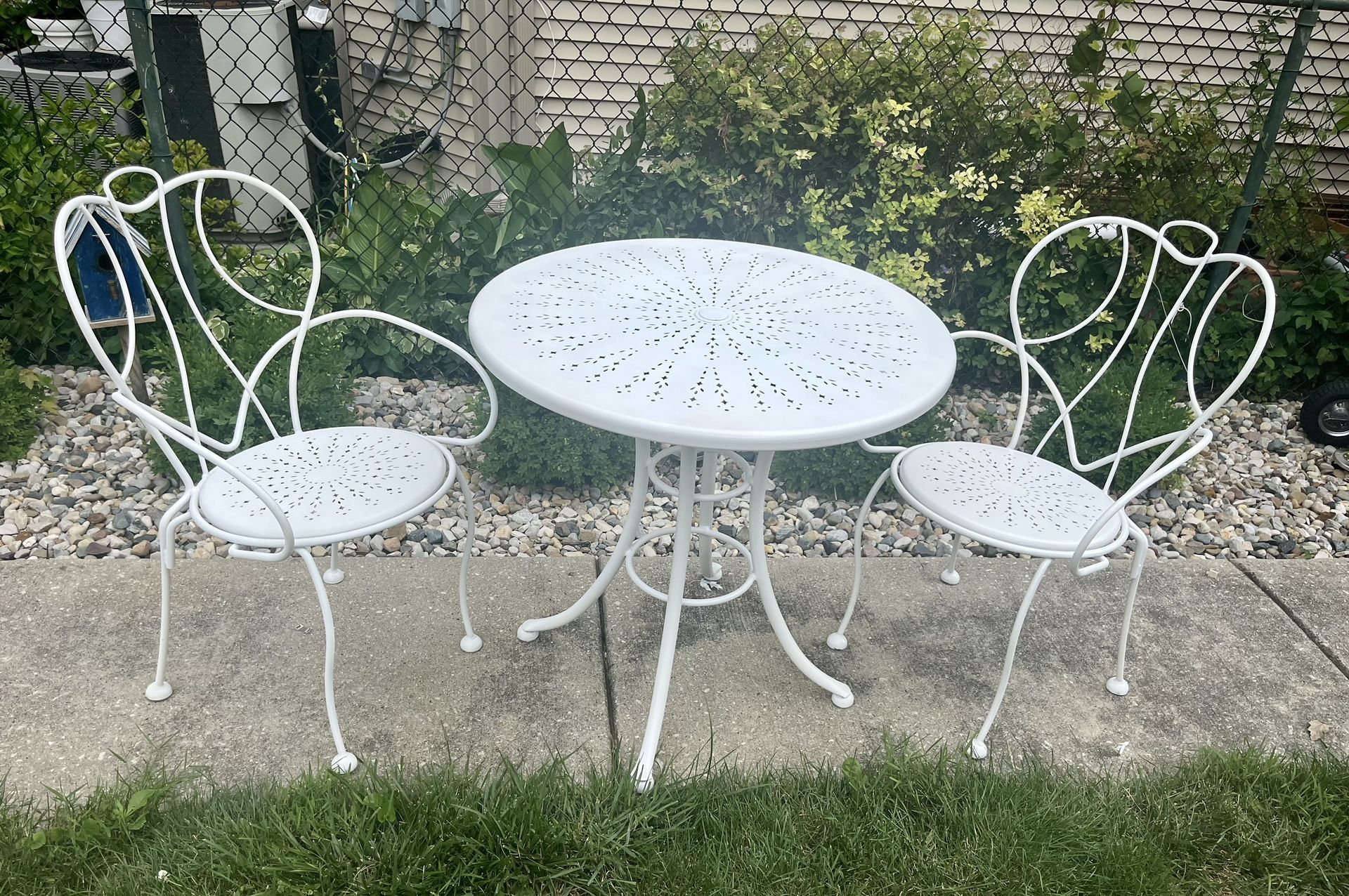 Homecrest Mid Century Wrought Iron Bistro Set In