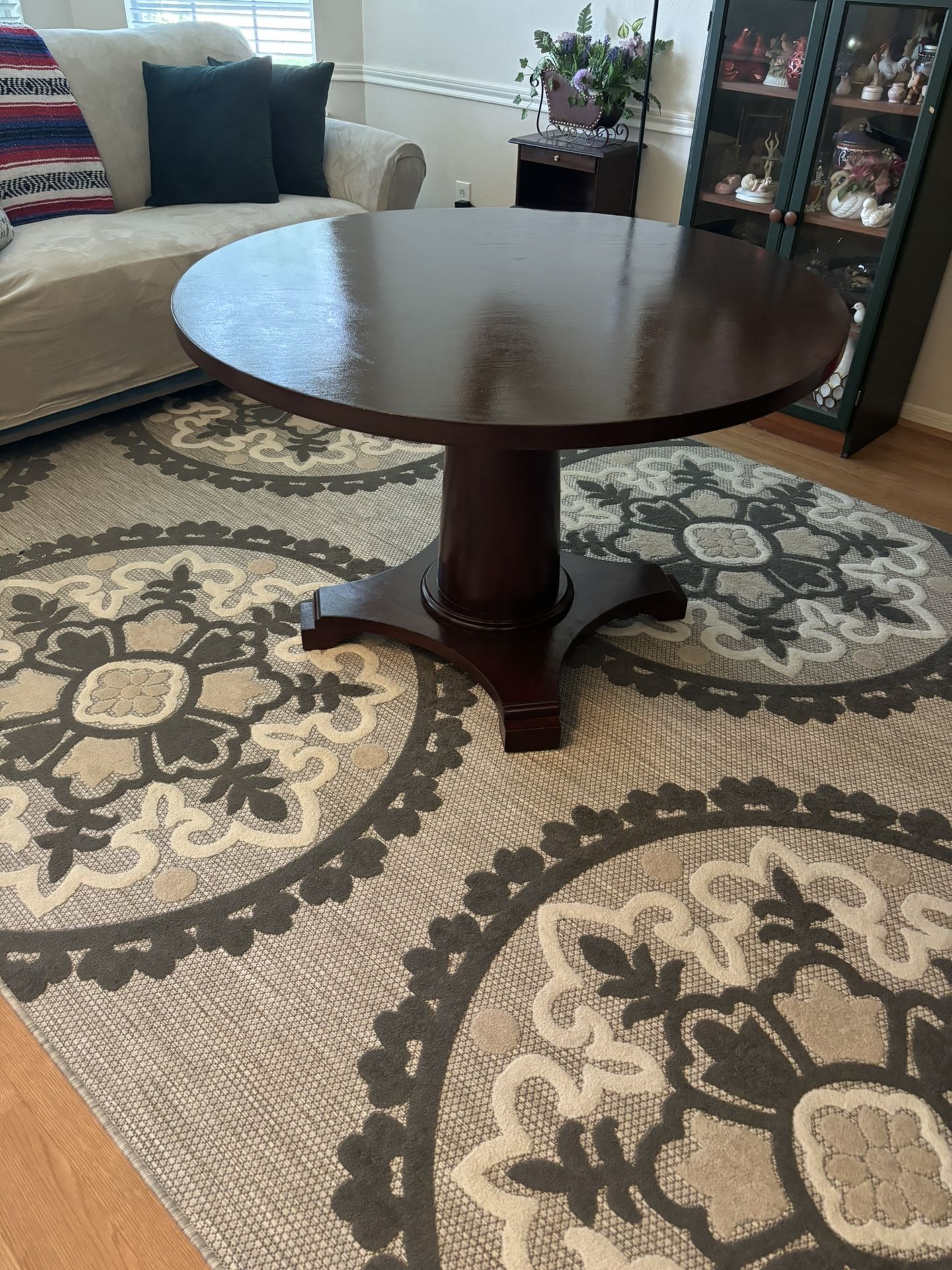 Breakfast/Dining Table 