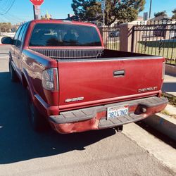 2004 Chevrolet S10  Sonoma Crew Cab 4+4