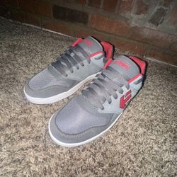 ETNIES SNEAKERS