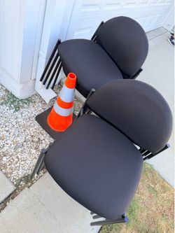 8 free black chairs