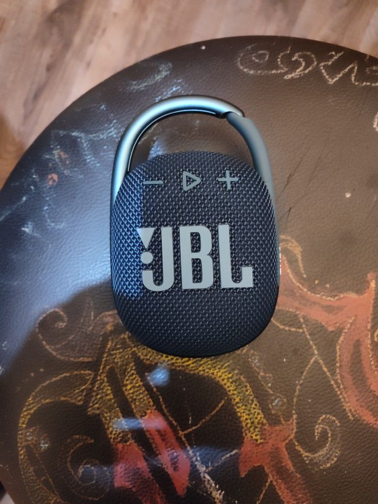 JBL CLIP 4, portable Bluetooth 