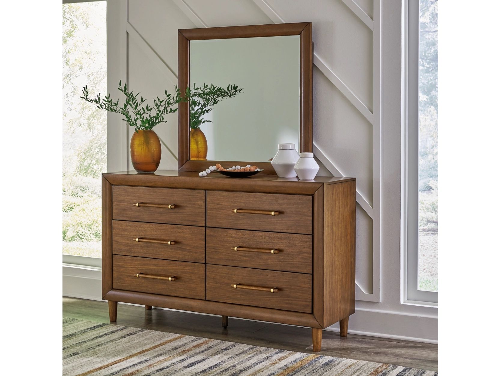 Lyncott Dresser And Mirror