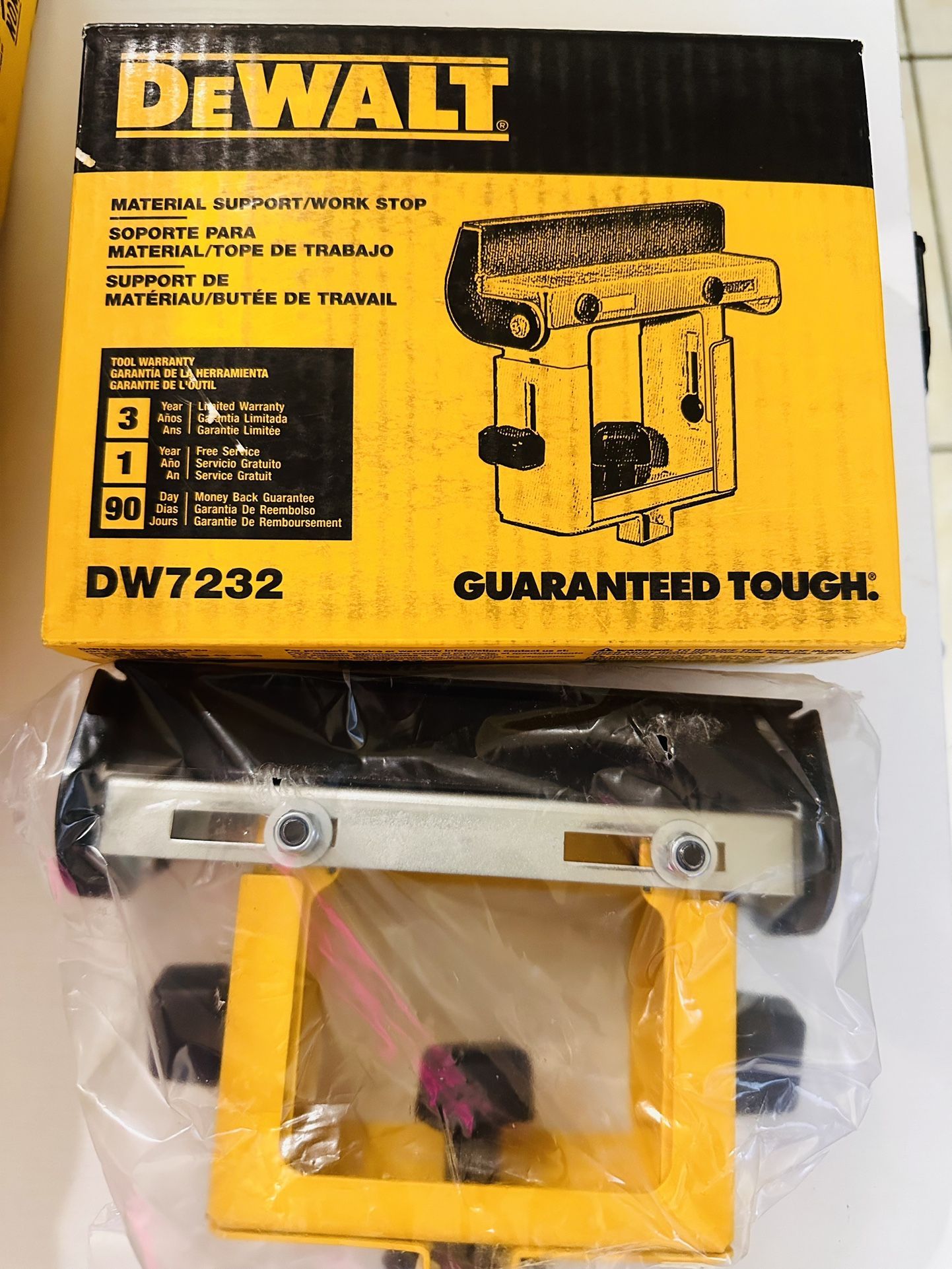 DEWALT DW7232 Miter Saw Workstation Material Support and Length Stop