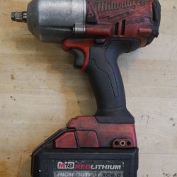 MILWAUKEE IMPACT WRENCH WITH XC 60AH BATTERY 876049-1