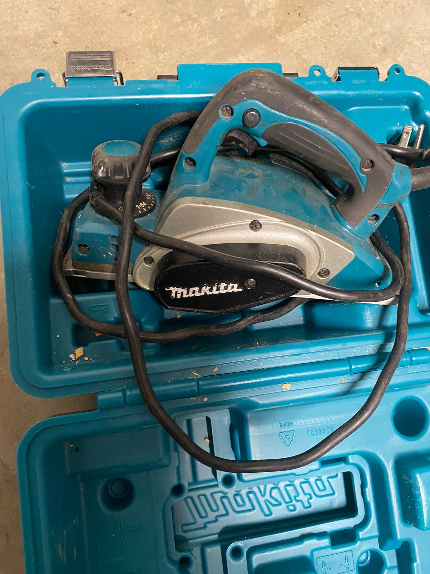 Makita 6.5 Amp 3-1/4 in. Corded Handheld Planer With Hard Case