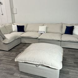 BRAND NEW IN BOX! 6 Piece Oatmeal CLOUD Modular Sectional Couch (FREE DELIVERY 🚚)