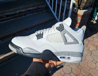 Air Jordan 4's White Cement(2025) Size 9