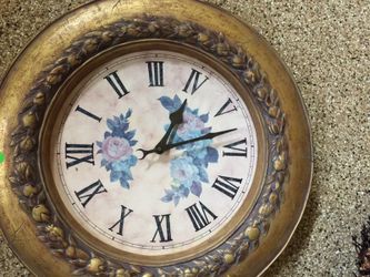 Decor Clock ! Battery operated