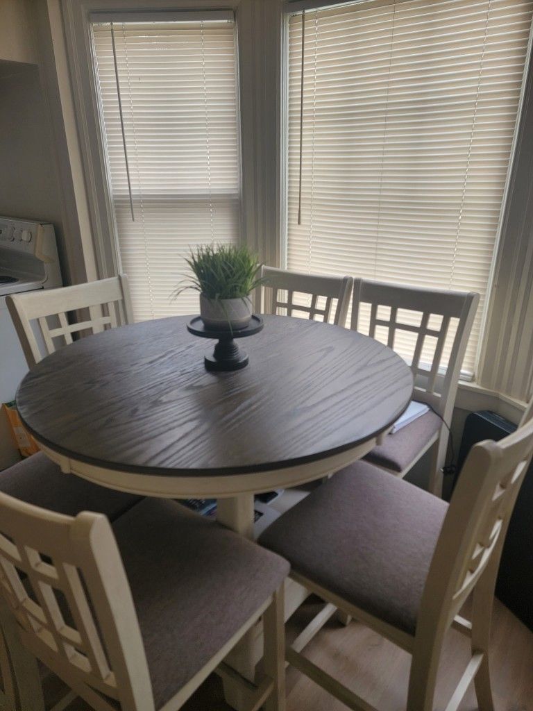 *** Beautiful Dinning Table***